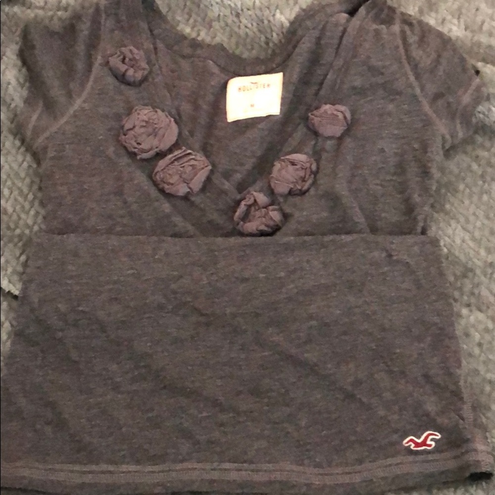Hollister V neck shirt